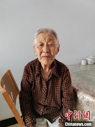 薩仁托婭拍攝的“草原母親”?！∷_仁托婭供圖