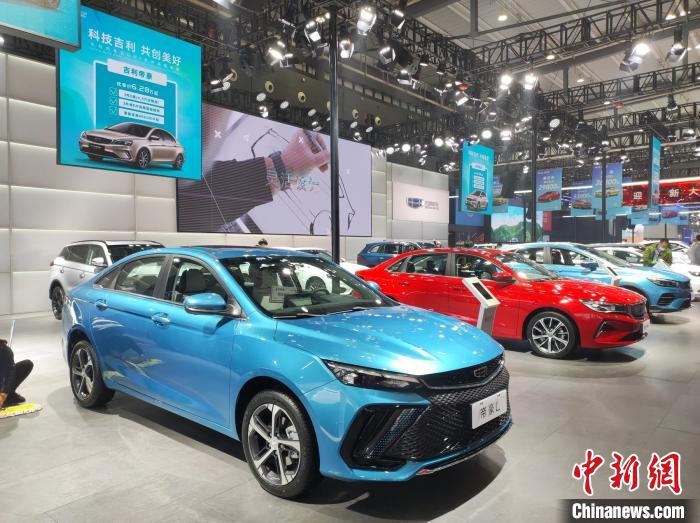 長沙國際車展上展出的汽車。　唐小晴 攝