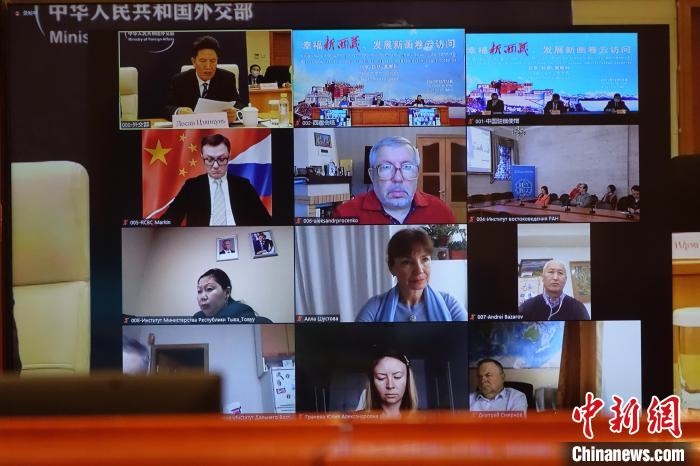 “幸福新西藏、發(fā)展新畫卷”云訪問活動在拉薩、北京、莫斯科等地同時舉行?！∪轿木?攝