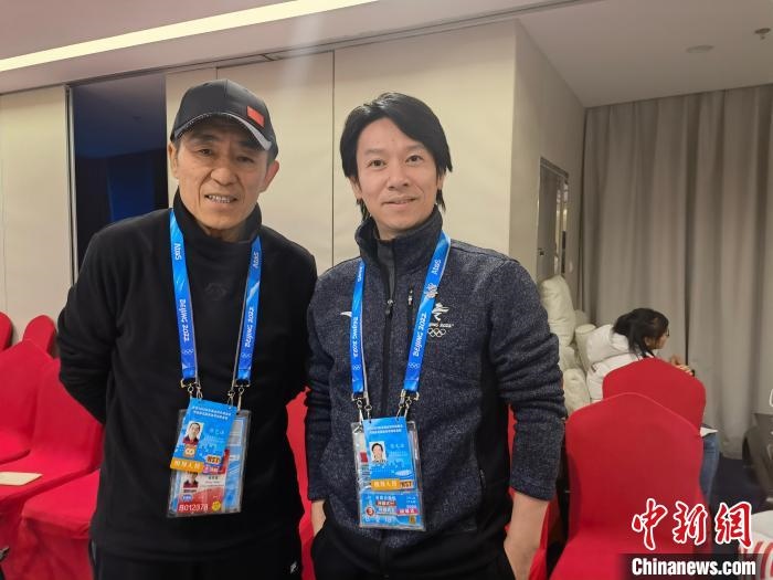 張文海與張藝謀的合影?！埼暮?供圖