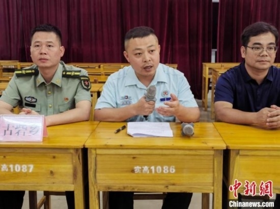 宣講員宣講。韋碩 攝