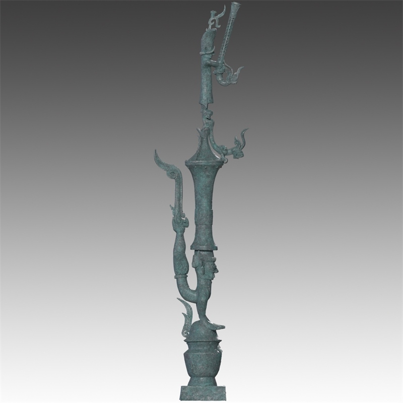 銅罍座倒立鳥足頂尊神像。四川省文物考古研究院供圖