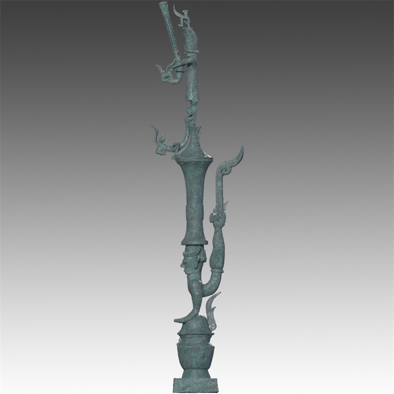 銅罍座倒立鳥足頂尊神像。四川省文物考古研究院供圖