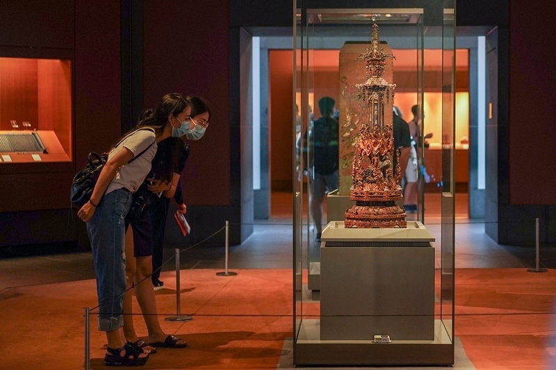 2020年7月24日，觀眾在蘇州博物館內參觀。