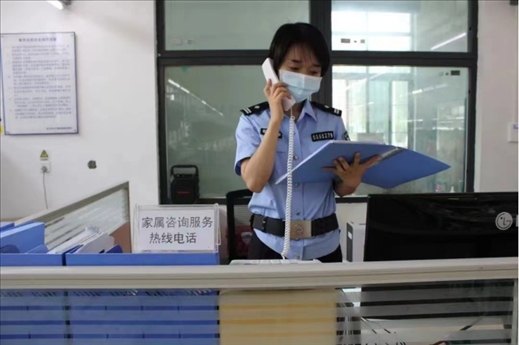 楊莎在工作。四川省女子強(qiáng)制隔離戒毒所供圖