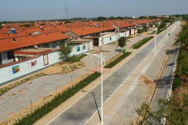 后仙莊村整治后道路整潔，住房整齊劃一