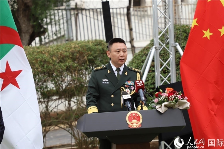 圖為胡璽鈞武官致辭。人民網(wǎng)記者 王傳寶攝