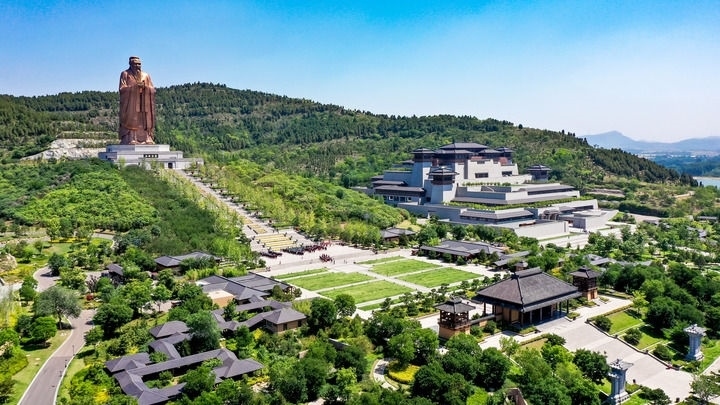 這是2023年6月8日拍攝的山東省曲阜市尼山圣境（無人機照片）。新華社記者 郭緒雷 攝