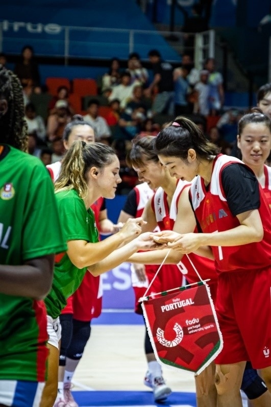 28日，成都大運(yùn)會女籃項(xiàng)目葡萄牙隊(duì)對戰(zhàn)中國隊(duì)。 受訪者供圖