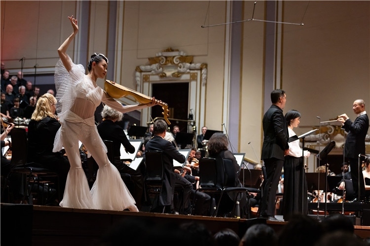 圖8月5日，2023愛丁堡國際藝術(shù)節(jié)開幕式音樂會《慈悲頌》的演出現(xiàn)場。藝術(shù)節(jié)組委會供圖