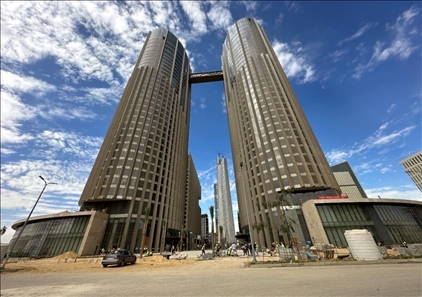 埃及新行政首都CBD項目P4標段高層辦公樓。 嚴川吉雨攝