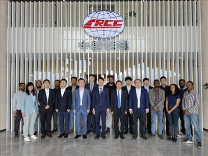 中國土木福州設(shè)計(jì)院埃塞分院團(tuán)隊(duì)合影。受訪對象供圖