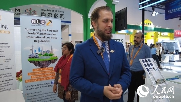 9月2日，巴基斯坦駐華使館商務(wù)參贊古拉姆·卡迪爾接受人民網(wǎng)記者采訪。人民網(wǎng)記者 趙雯博攝