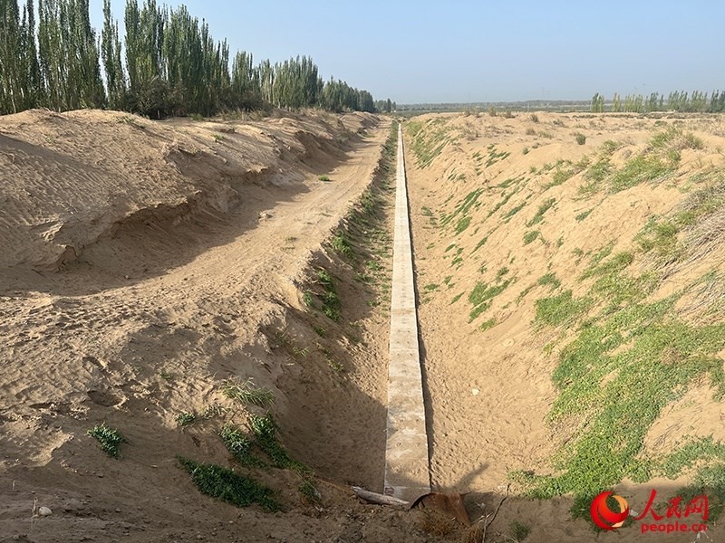 斗渠改造后，大大提高了輸水效率。人民網(wǎng)記者 常雪梅攝