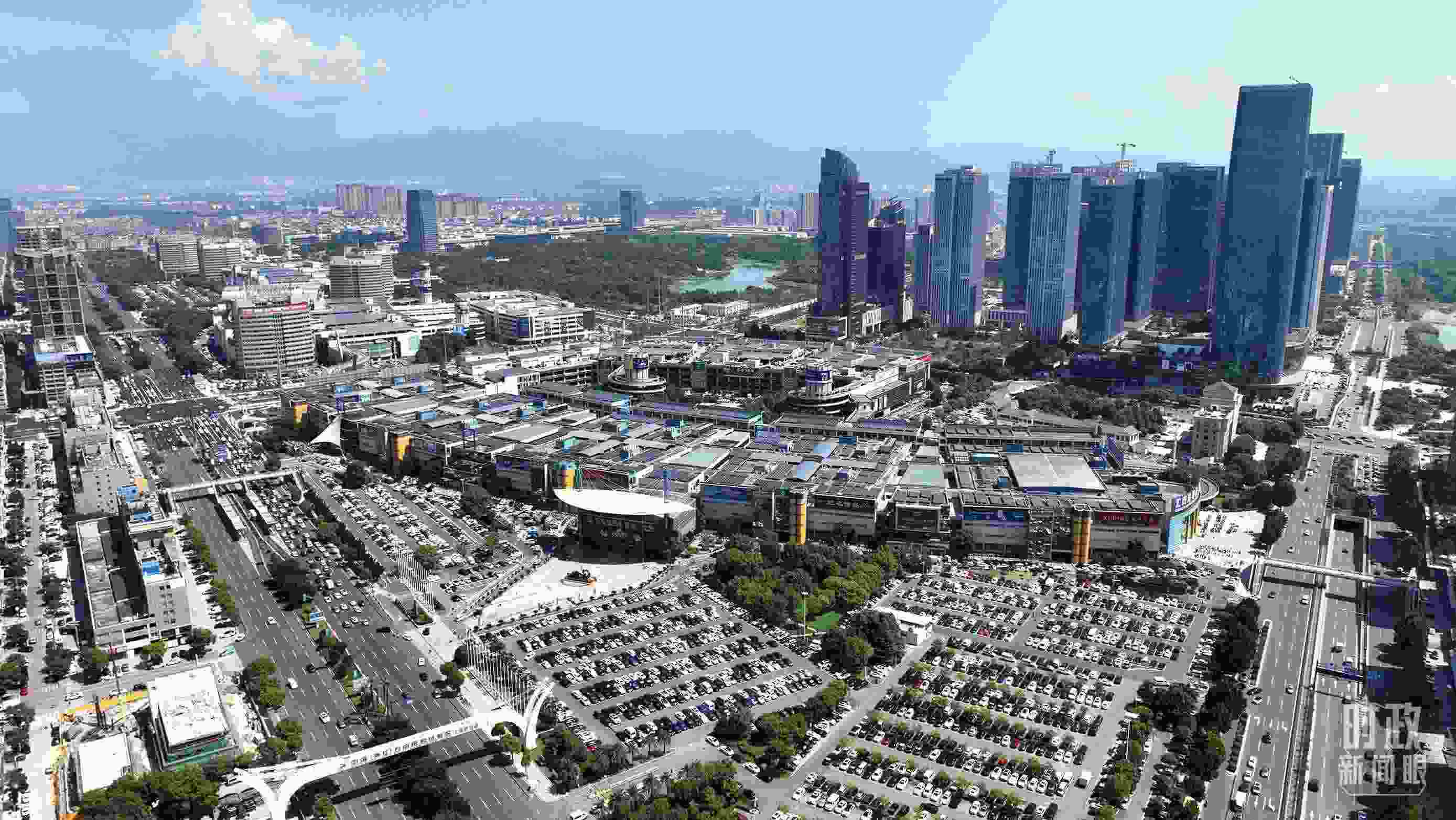 △義烏國(guó)際商貿(mào)城航拍。（總臺(tái)央視記者羅瀟拍攝）