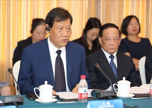 中國(guó)社會(huì)工作聯(lián)合會(huì)會(huì)長(zhǎng)陳存根致辭。主辦方供圖