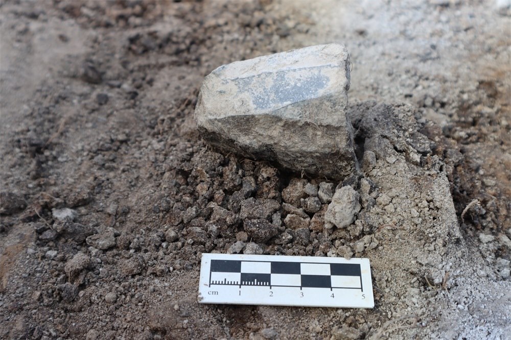 石葉石核出土場景。國家文物局供圖