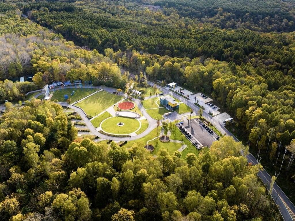 長白山華美勝地已實現(xiàn)“綠電”直供。嚴磊攝