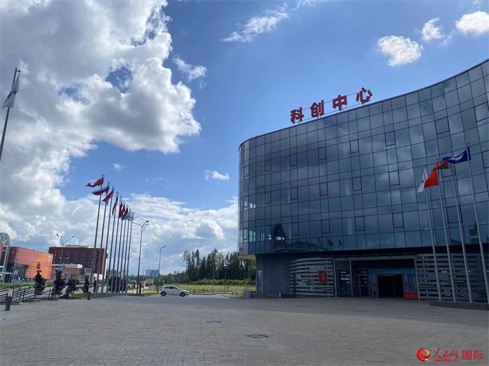 中白科技成果產(chǎn)業(yè)化創(chuàng)新中心大樓。人民網(wǎng)記者 王震攝