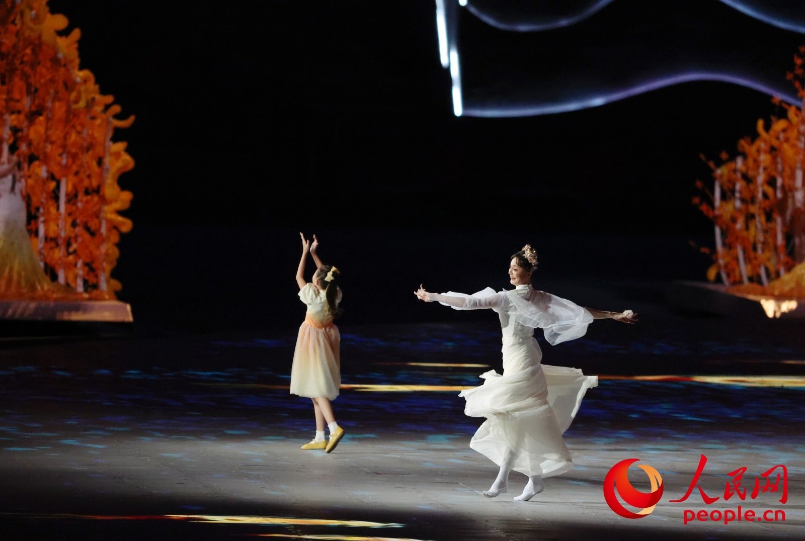 開幕式現(xiàn)場。人民網(wǎng) 周靜圓攝