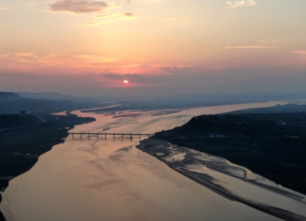  豫陜交界附近拍攝的黃河景色（2020年9月7日攝，無人機照片）。新華社記者 郝源 攝