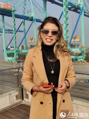 巴西《中北部傳媒集團(tuán)》記者拉尼艾莉接受采訪。人民網(wǎng)記者 符園園攝