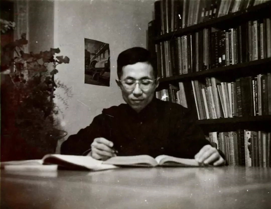 青年時期的秦裕琨。哈爾濱工業(yè)大學(xué)供圖