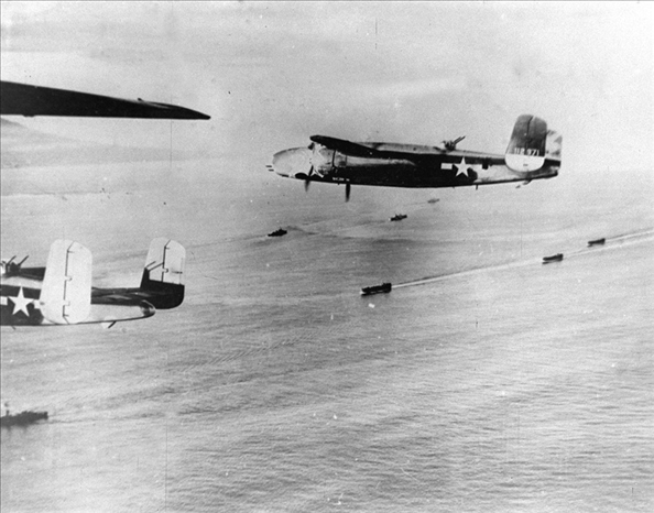 1942年4月18日，美國航空母艦甲板上B－25解放式轟炸機起飛轟炸東京工業(yè)區(qū)域，此為日本首次受盟軍之進攻。
