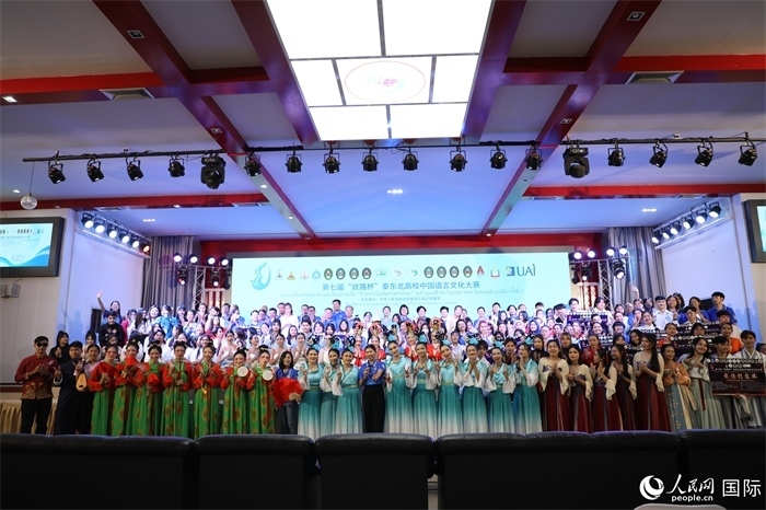 獲獎(jiǎng)選手合影。人民網(wǎng)記者 孫廣勇攝