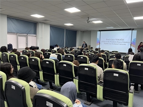 現(xiàn)場(chǎng)宣講中企。主辦方供圖