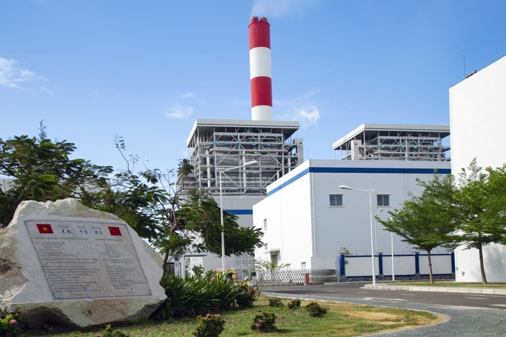 這是2021年3月24日在越南平順省拍攝的越南永新燃煤電廠一期BOT項(xiàng)目廠區(qū)。新華社發(fā)（南方電網(wǎng)越南永新公司供圖）