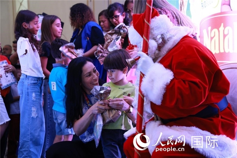 捐贈活動現(xiàn)場。人民網(wǎng)記者宋亦然攝