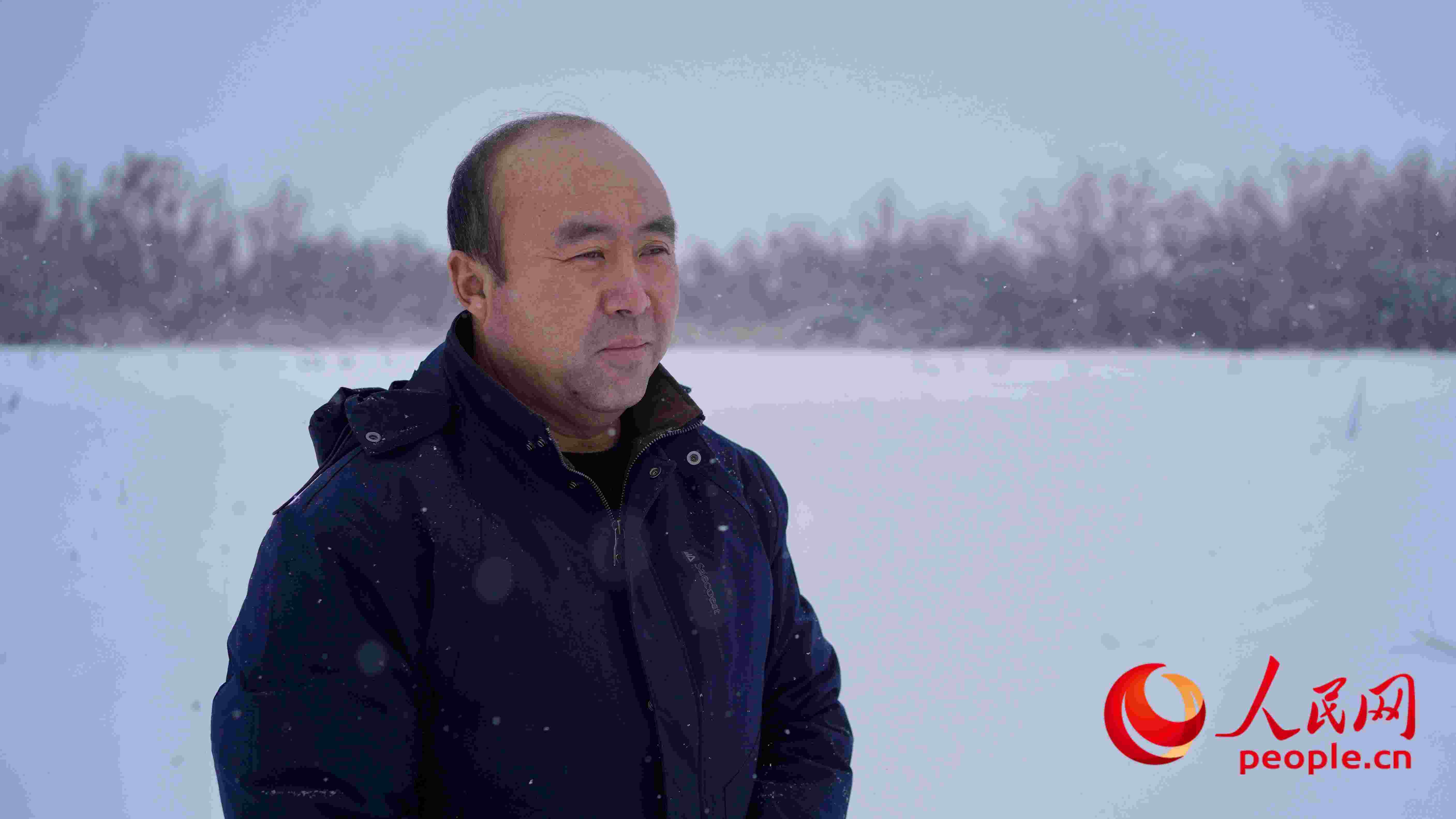 馬曉華回憶當(dāng)年和父親一起種樹(shù)的情形，滿是懷念。人民網(wǎng) 周靜圓攝