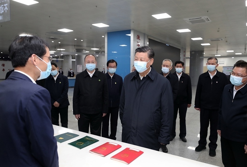 2021年3月23日，習近平在福建三明沙縣農村產權交易中心考察。