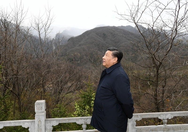 2020年4月20日，習(xí)近平在陜西秦嶺牛背梁國(guó)家級(jí)自然保護(hù)區(qū)，了解秦嶺生態(tài)保護(hù)工作情況。