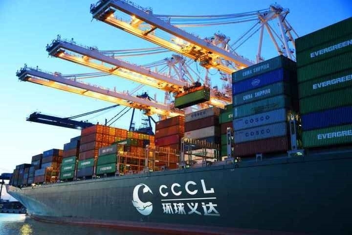 義烏商城集團(tuán)打造的國(guó)際物流平臺(tái)“環(huán)球義達(dá)”，為外貿(mào)企業(yè)提供各類(lèi)物流資源信息。義烏市委宣傳部供圖