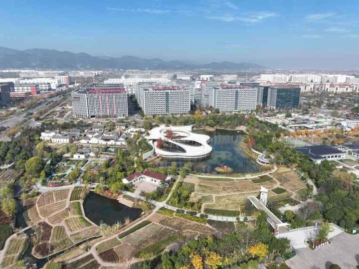 有機(jī)更新后的義烏城西街道橫塘村俯瞰圖。義烏城西街道供圖