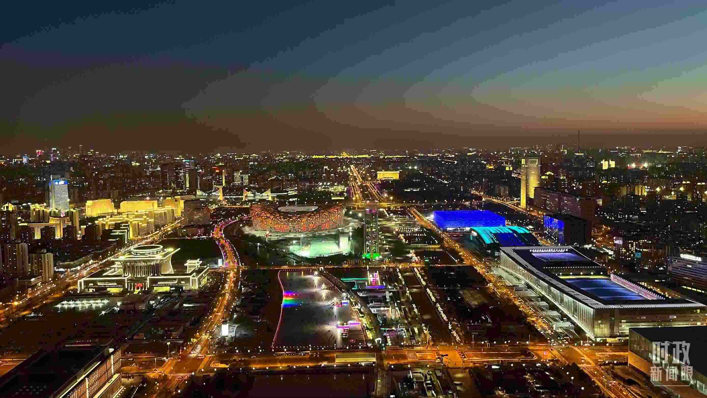 △2023年12月31日，從北京奧林匹克塔俯拍北京城區(qū)。（總臺(tái)央視記者金雨秋拍攝）