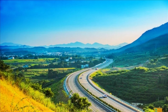 農(nóng)村公路讓老百姓出行變得更便捷。受訪方供圖