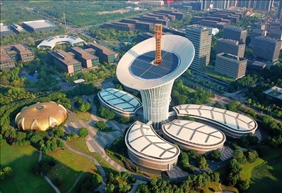 位于武漢光谷未來科技城的武漢新能源研究院大樓（2022年7月9日攝）。程敏攝/本刊