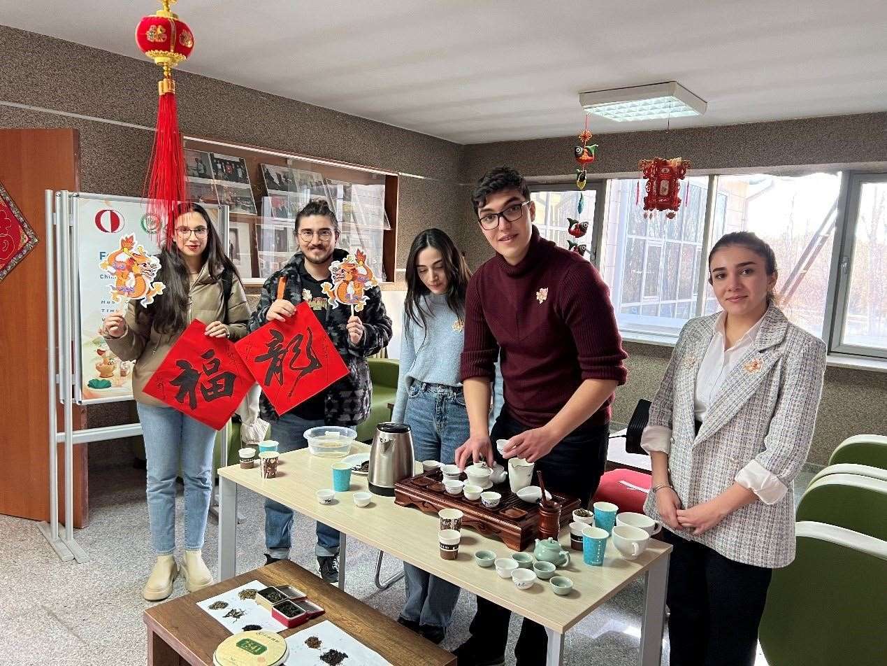 茶藝表演體驗。中東技術(shù)大學(xué)孔院供圖