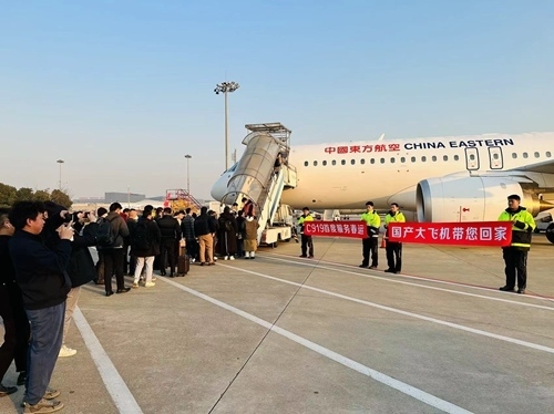 2024春運第一天，東航4架C919大飛機全部投入商業(yè)運營。東航供圖