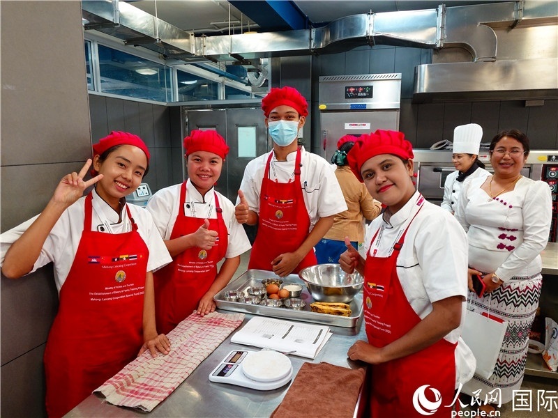 學員進行實操練習。人民網記者 謝佳君攝