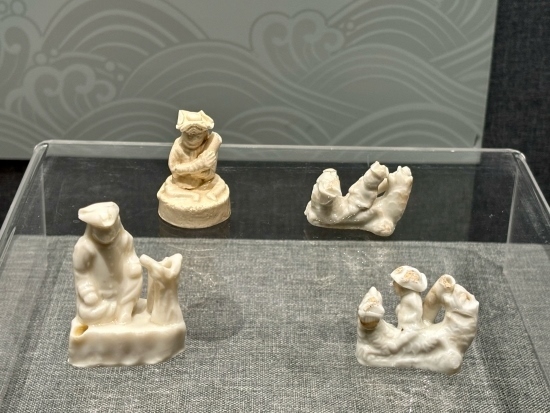 德化縣陶瓷博物館陳列的荷蘭人口哨。人民網(wǎng)記者 金慧慧攝