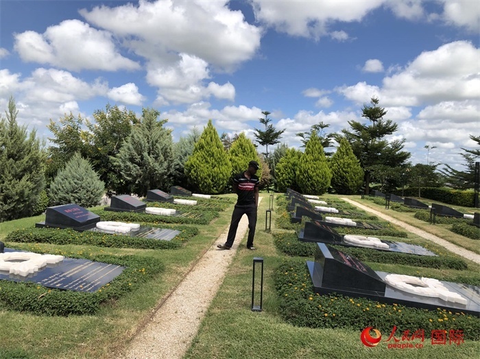 烈士園區(qū)。人民網(wǎng)記者 黃培昭攝