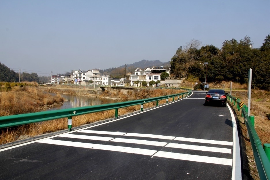 安徽省休寧縣農(nóng)村公路。受訪方供圖