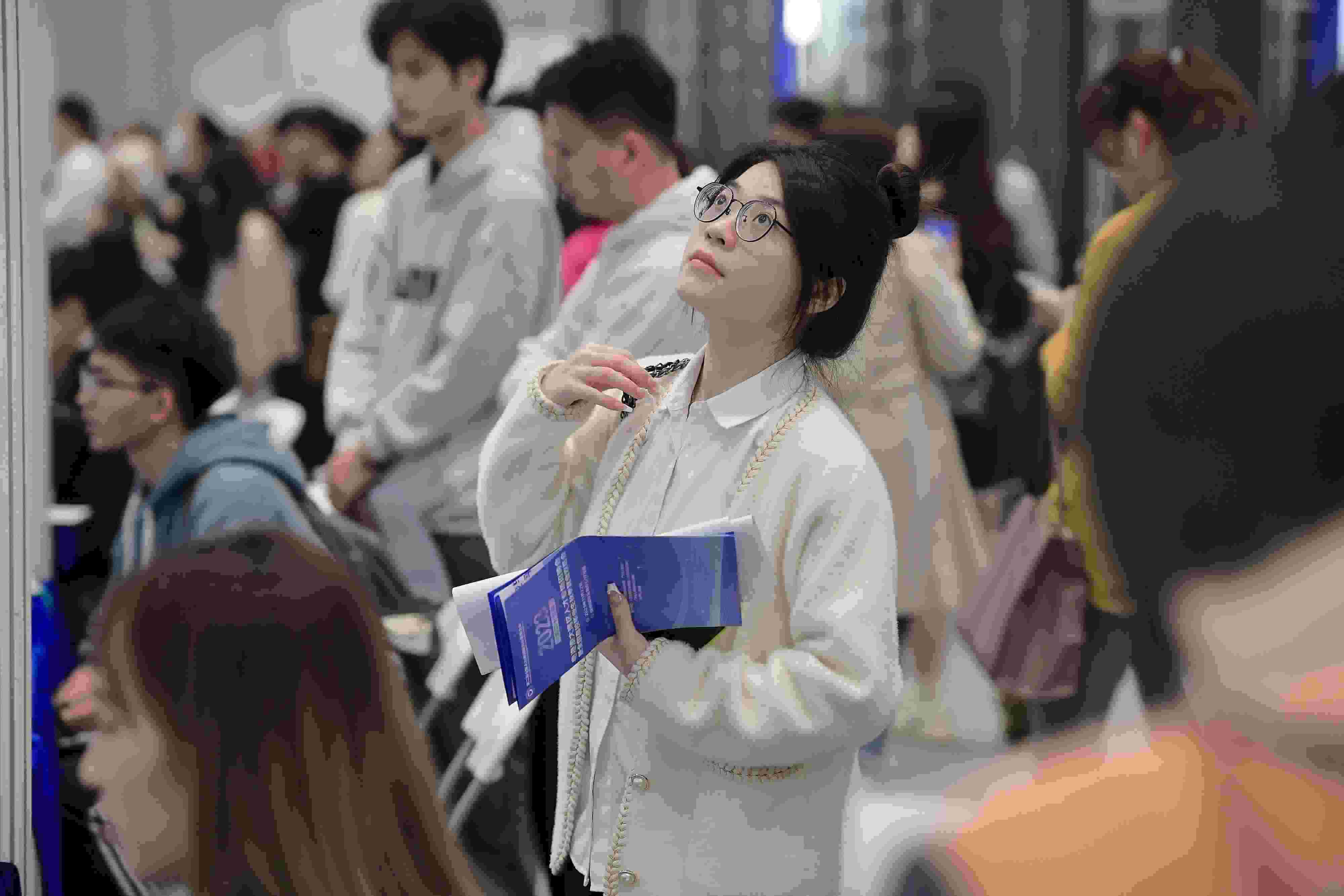  2023年11月22日，2023年粵港澳大灣區(qū)人才專場(chǎng)招聘會(huì)暨第27屆全國(guó)高校畢業(yè)生秋季就業(yè)雙選會(huì)在深圳國(guó)際會(huì)展中心舉辦。