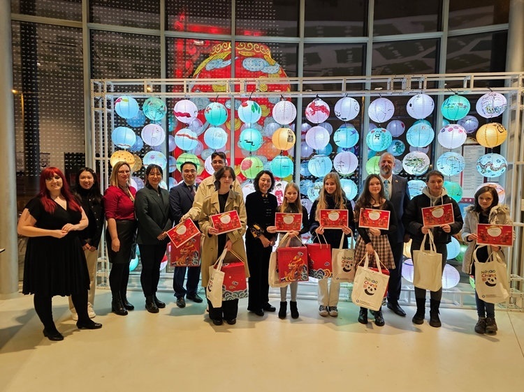 獲獎學(xué)生合影。翟朝暉攝