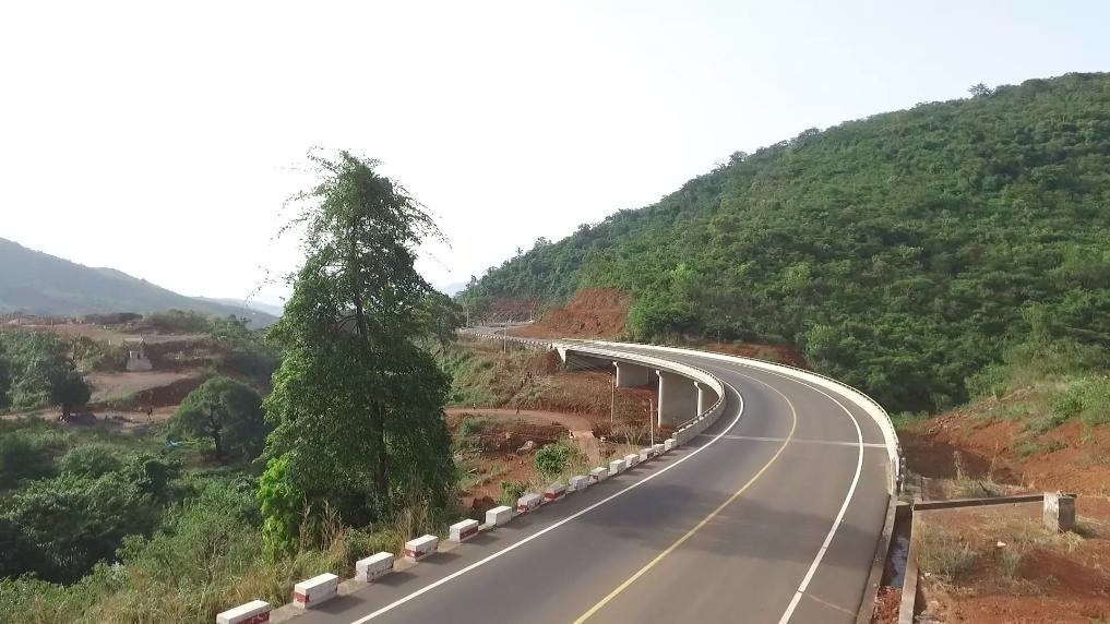 中塞友誼公路。