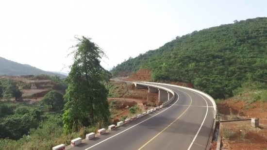中塞友誼公路。
